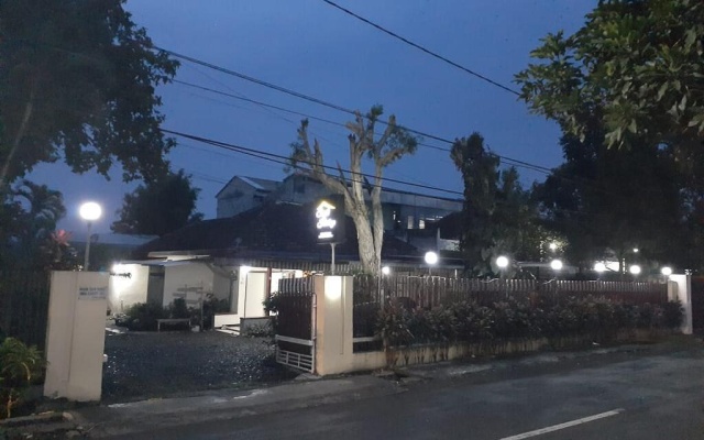 OYO 90142 Sripit Heritage Syariah – Outside – Malang