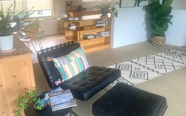 2 By The Beach, Sunny stylish beach side unit