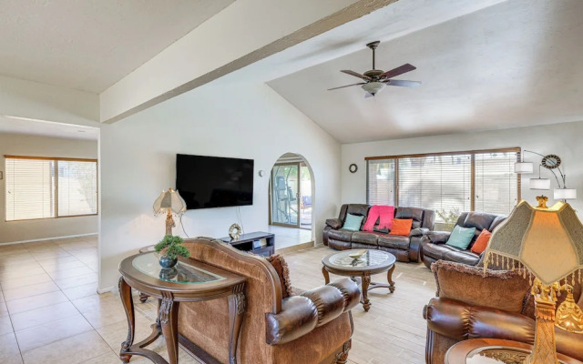 Outdoor Oasis: Family-Friendly Home In Scottsdale!