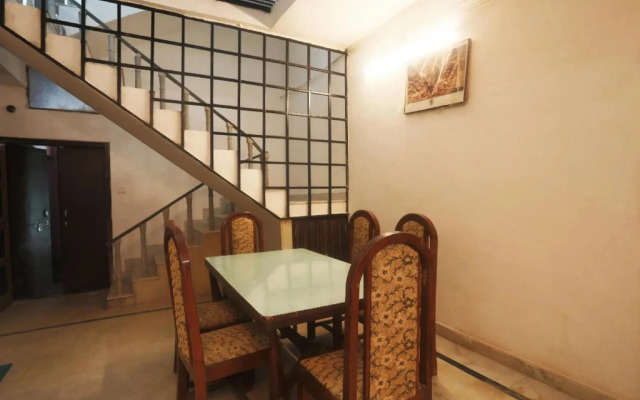 OYO 45552 Central Hotel