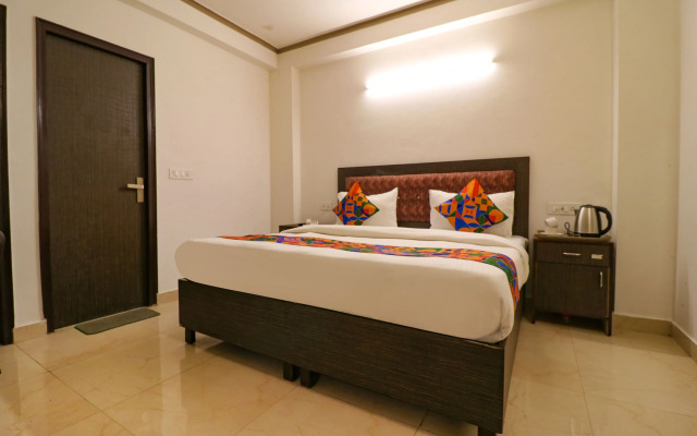 Fabexpress Dolphin International