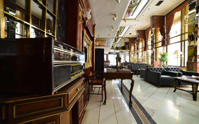 Royal Carine Hotel