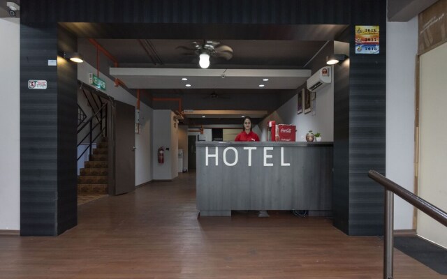 OYO 495 Kluang Parade Hotel