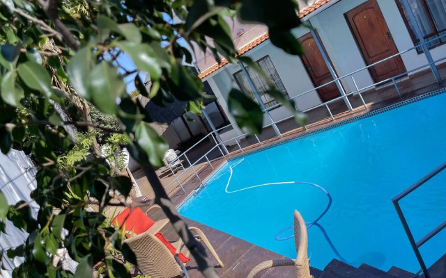 Kamsa Royal Guest House - Waterkloof Ridge