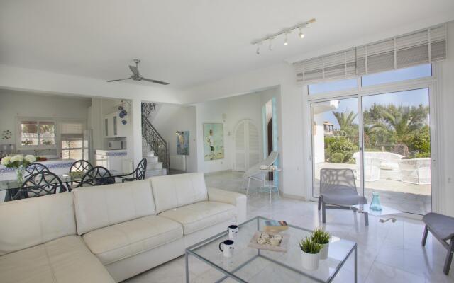 Mazeri in Protaras With 5 Bedrooms and 4 Bathrooms