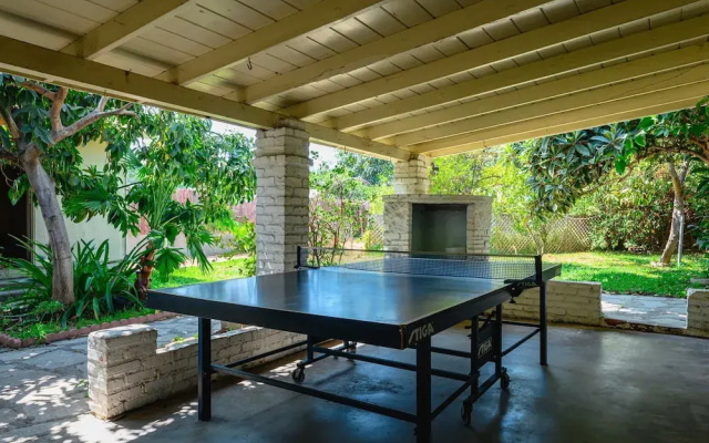 Spacious Retreat w Large Kitchen Outdoor Patio