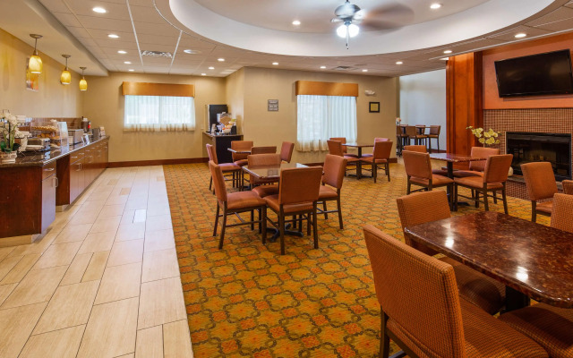 Best Western Plus Finger Lakes Inn & Suites