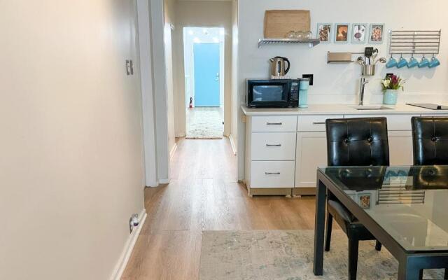 Wrigleyville Friends Unit - 5bdrm