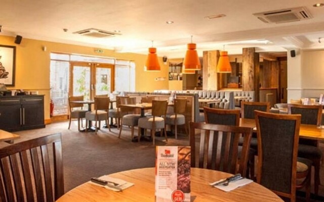 Premier Inn Guildford North - A3