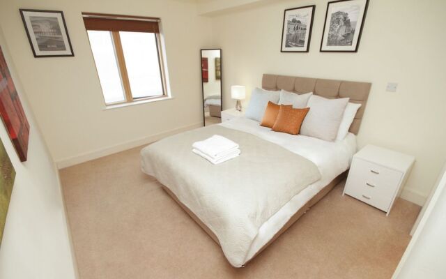 Grand Canal Quay Sleeps 8