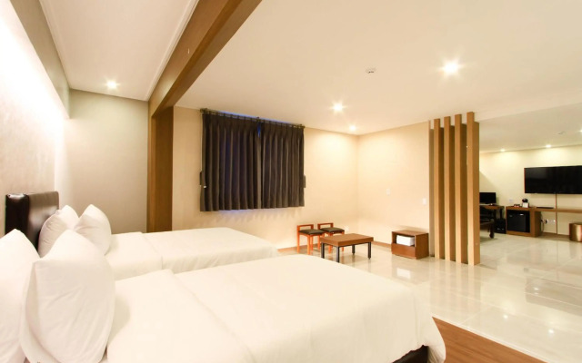 The King Hotel