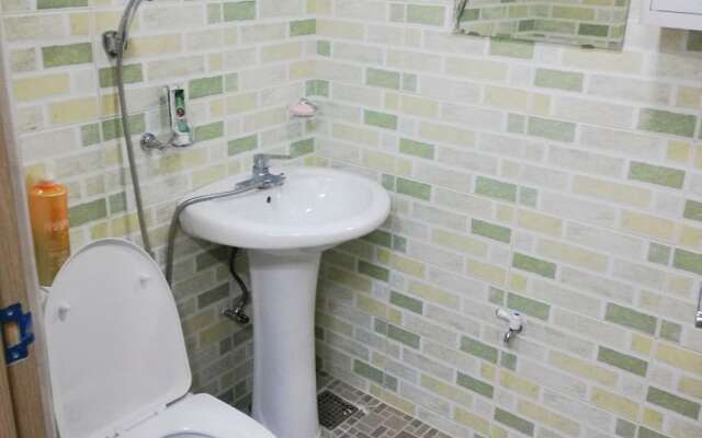 Yeosu Hyangilam Jeonmangdae Pension