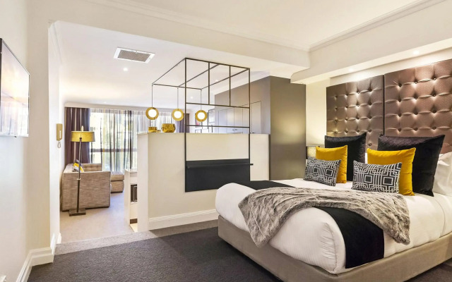 Mantra 2 Bond Street Sydney