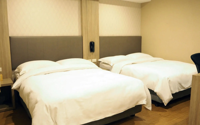 The Riverside Hotel International