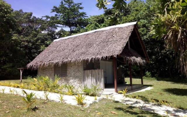 Lonnoc Beach Lodge