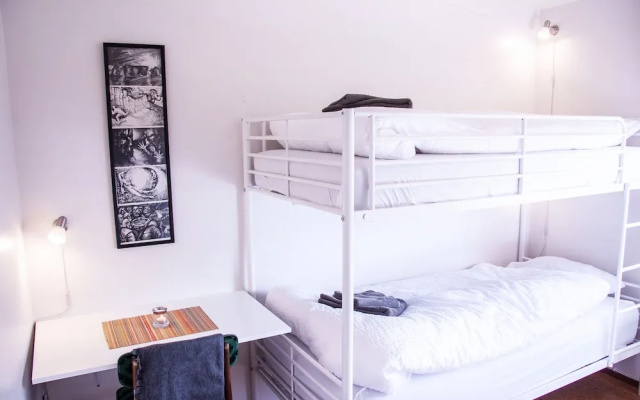 Fossardalur Guesthouse - Hostel