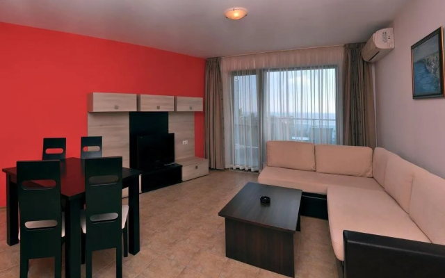 Royal Cove Hotel