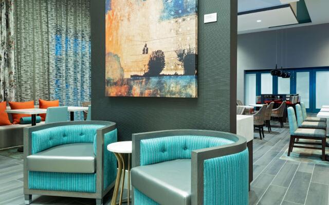 Hampton Inn & Suites Atlanta Buckhead Place