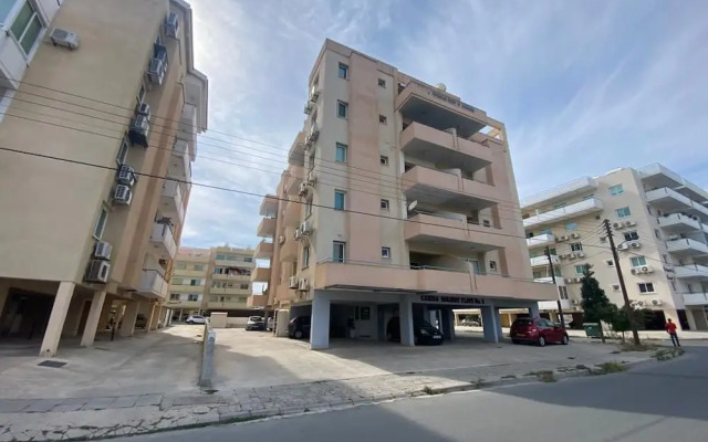 Andrea 3-BR Apt in Mackenzie With Pool