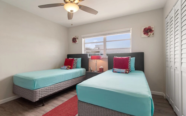 2 Bedroom 2Bath Deluxe Apt with Patio