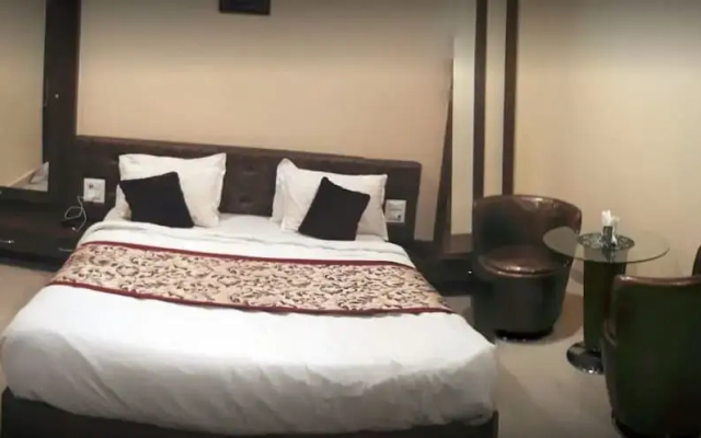Hotel Saroj Sagar - Sagar