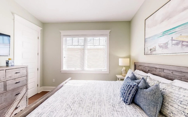 Paradise Beach by AMI Locals