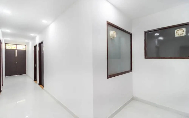 Paradise Studio by OYO Rooms