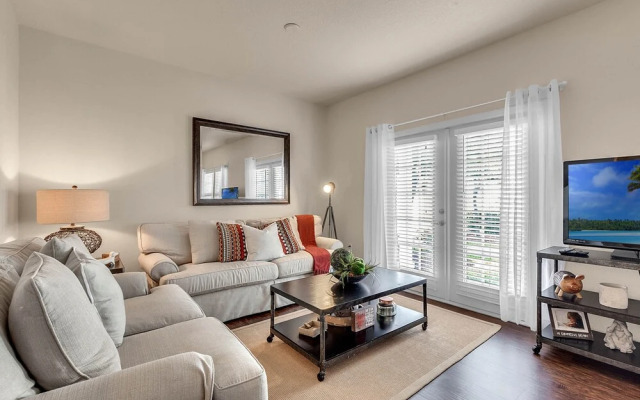 Lucaya Village 3040 #21-101