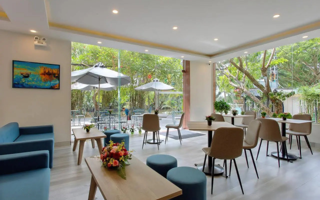 Aurora Riverside Hotel and Spa