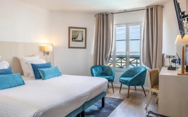 Latitudes Beach Hotel
