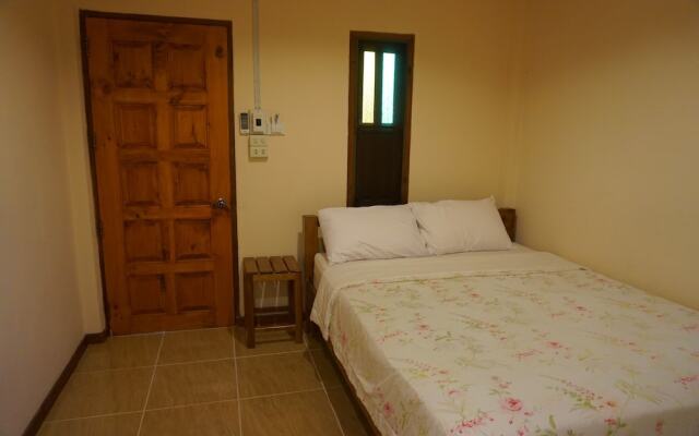 Ruean Bua Resort