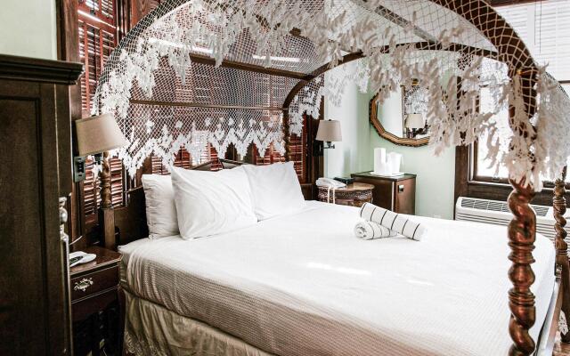 Amsterdam's Curry Mansion Inn