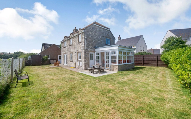 West Bay Holiday Home