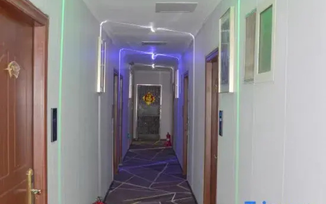 Guangzhou Hongjiang Hotel (Pearl River Night Cruise Tianzi Wharf)