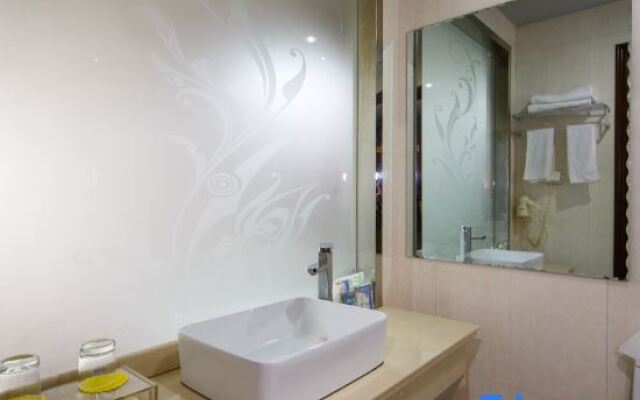 Yulongdu Hotel (Long-distance Passenger Transport Center)