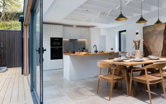 Fawns Keep - Hot Tub and Sauna Retreat