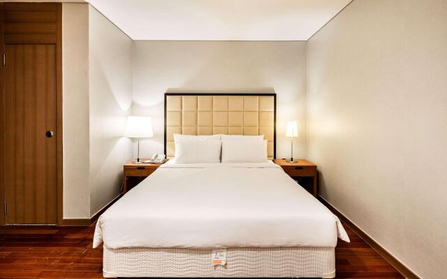 Ramada Hotels & Suites Seoul Namdaemun