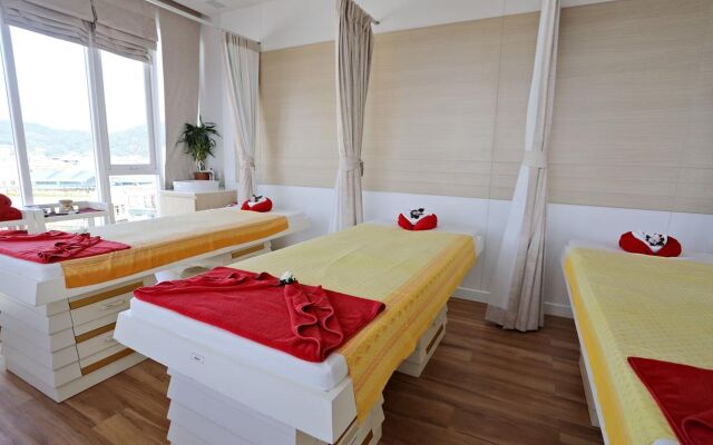 Sleep With Me Hotel design hotel @ patong