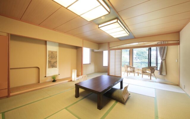 MICASA (Minakami Hot Spring Ryokan)