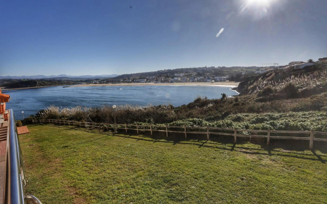 Piso sobre mar junto al Faro de Suances