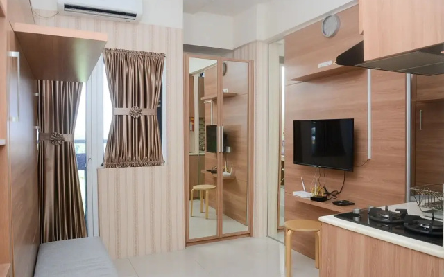 Functional Studio Green Pramuka Apartment near Shopping Center
