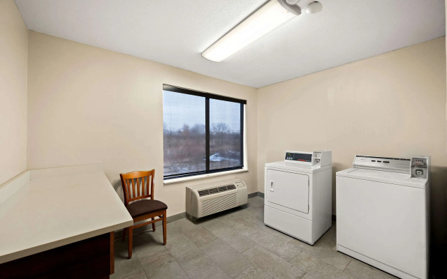 Comfort Inn & Suites Decatur - Forsyth