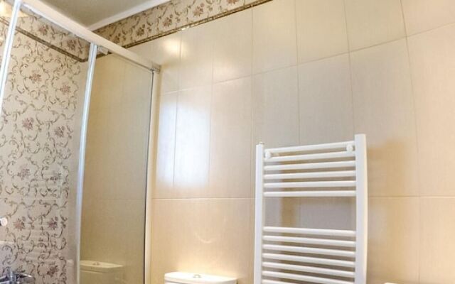 Leo - Unique Glyfada Apartment