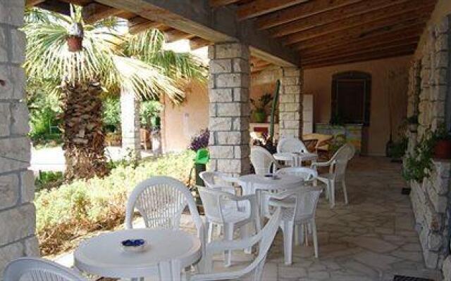 Neeton - Noto Bed&Breakfast