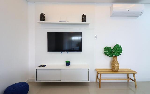 Excelente dois dormitórios a 250m mar - ZB01H