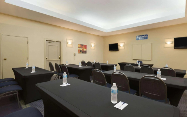 Travelodge by Wyndham Vancouver Airport