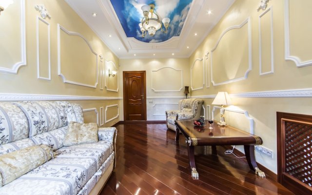 Luxurious Classic Apartment Bessarabka