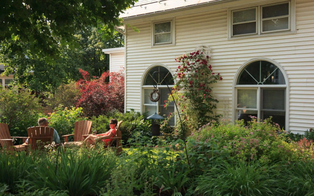 Lang House On Main Street