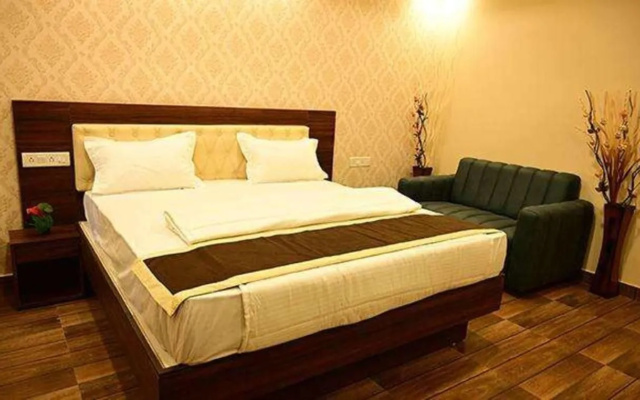 FabHotel Grand Falcon