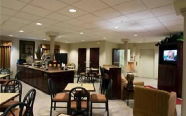 HomeTown Hotel Bryant